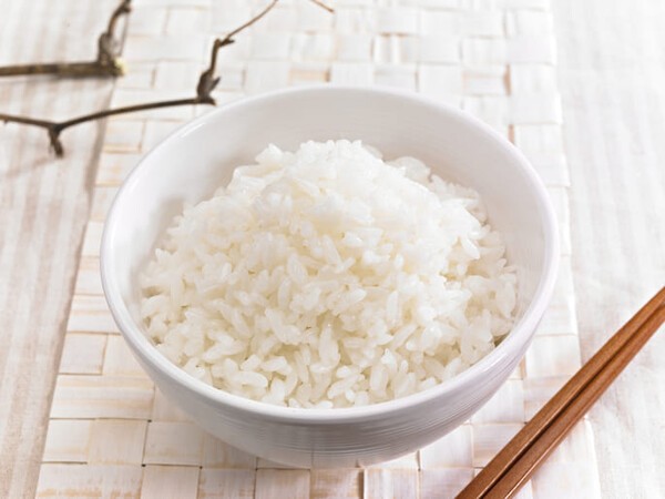'눅눅한 냄새 난다면, '이것' 조금만 넣어보세요..' 오래된 쌀, 갓 수확한 햅쌀처럼 먹을 수 있는 '초간단' 방법